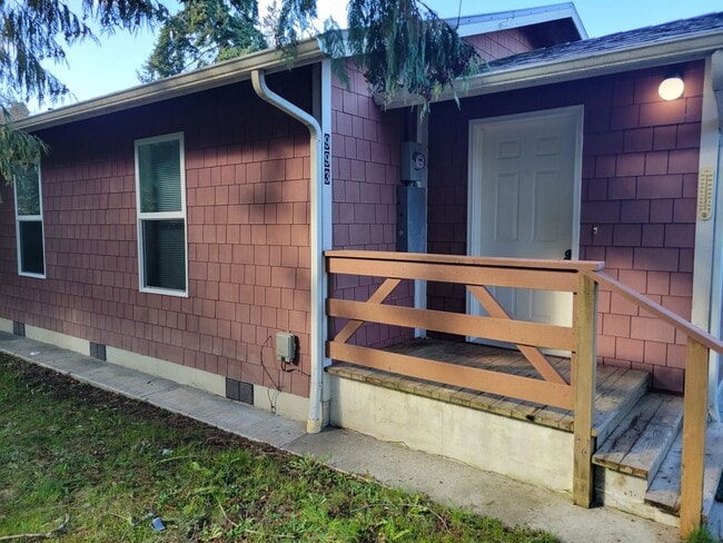 993 Fairmount Rd in Port Townsend, WA - Building Photo - Building Photo