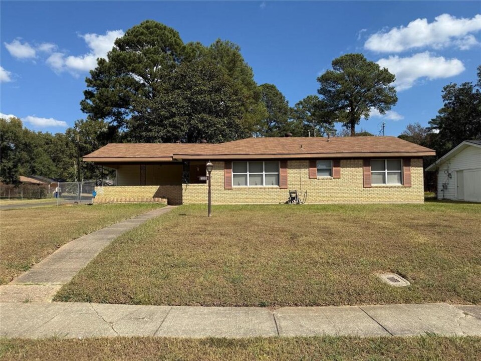 9003 Marva Dr in Shreveport, LA - Building Photo