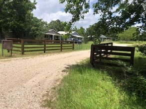 210 Ritchey Rd in Coldspring, TX - Building Photo - Building Photo