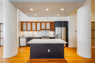 930 Penn Ave in Pittsburgh, PA - Foto de edificio - Interior Photo