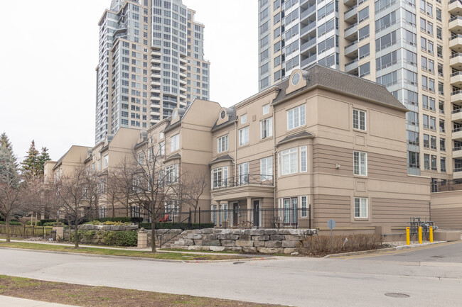 The Waldorf in Toronto, ON - Building Photo - Building Photo