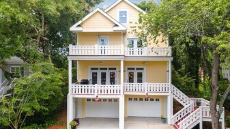 109 Marsh Point Dr in Pawleys Island, SC - Building Photo