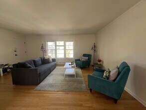 2038 Sherman Ave, Unit 2A in Evanston, IL - Building Photo - Building Photo
