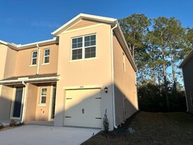 2933 Canary Ave in Davenport, FL - Building Photo