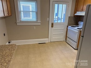 445 Reynolda Dr in Statesville, NC - Building Photo - Building Photo