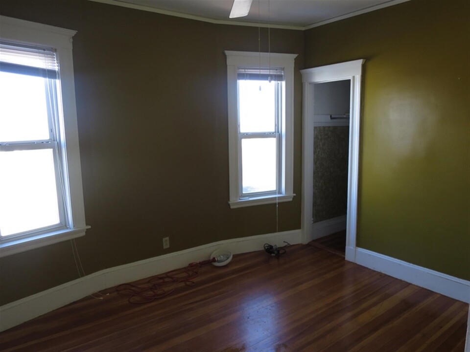 44 Temple St, Unit 3 in Somerville, MA - Building Photo