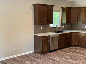 820 S Poplar St in Ottawa, KS - Building Photo - Building Photo