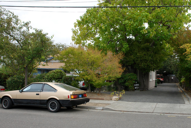 1128 3rd St in Novato, CA - Foto de edificio - Building Photo