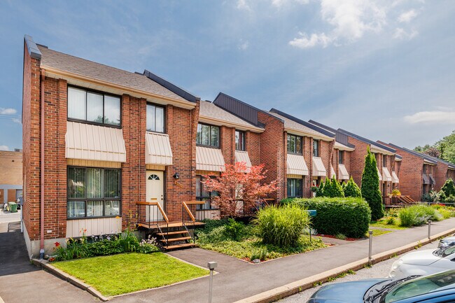 584 Rose-De-Lima Rue