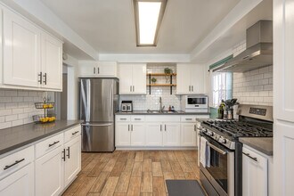 4746 W 159th St in Lawndale, CA - Building Photo - Building Photo