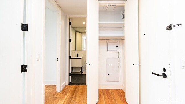 19 E 31st St, Unit 4b in Brooklyn, NY - Building Photo - Building Photo