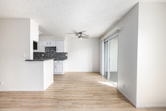 Harmony Court Apartments in Pasadena, CA - Building Photo - Interior Photo