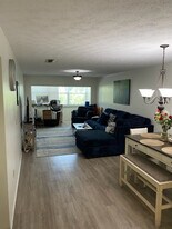4975 San Jose Blvd, Unit 203