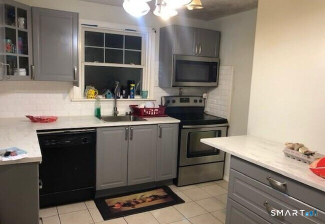 168 Wainwright Pl in Stratford, CT - Building Photo - Building Photo