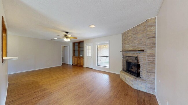 2812 Adrienne Dr in College Station, TX - Building Photo - Building Photo