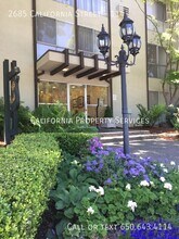 The Camille North Apartments in Mountain View, CA - Foto de edificio - Building Photo