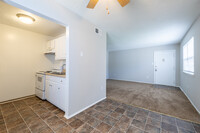 John Abbitt Apartments in Hampton, VA - Building Photo - Interior Photo