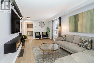 46 Oakmeadow Dr in Brampton, ON - Building Photo - Building Photo