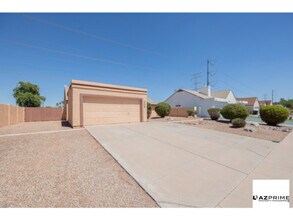 1540 E Divot Dr in Tempe, AZ - Building Photo - Building Photo