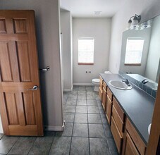 5220 Boardwalk Dr in Fort Collins, CO - Foto de edificio - Building Photo