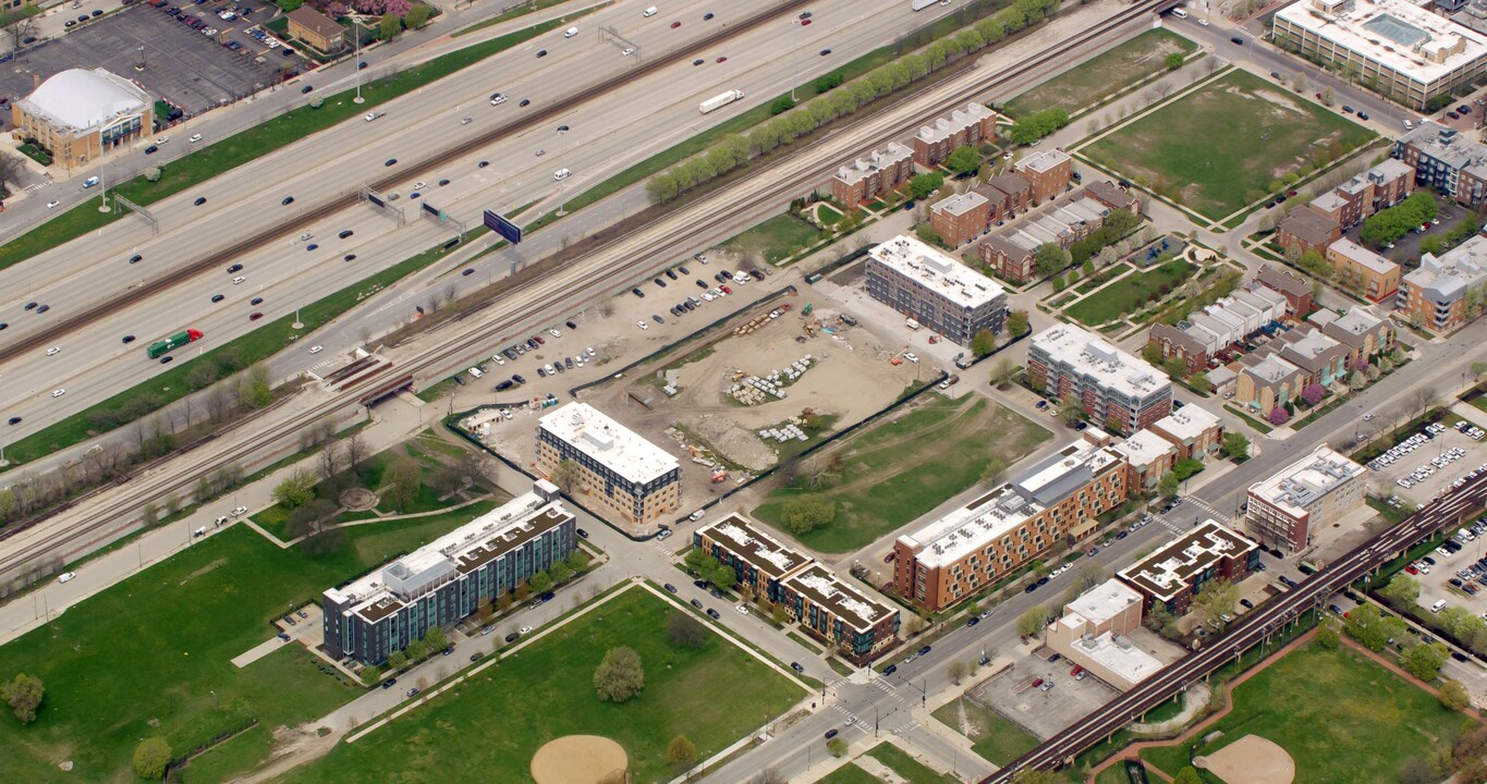 Park Boulevard Phase 3B in Chicago, IL - Building Photo