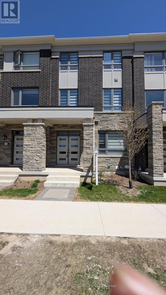 22 Summer Wind Ln