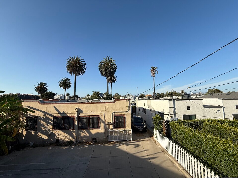 1230 Browning Blvd, Unit .5 in Los Angeles, CA - Foto de edificio