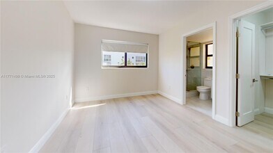 17878 N Bay Rd in Sunny Isles Beach, FL - Building Photo - Building Photo