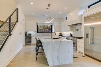 2015 De Verne St in Austin, TX - Building Photo - Building Photo