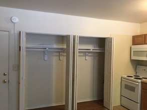 15 E Read St in Baltimore, MD - Building Photo - Building Photo