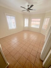 744 Pine Ave, Unit 11 in Long Beach, CA - Foto de edificio - Building Photo