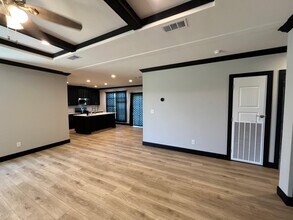 1093 Anna Ln in Sealy, TX - Building Photo - Building Photo