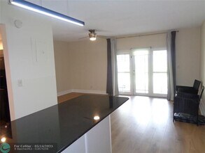 4200 Crystal Lake Dr in Pompano Beach, FL - Building Photo - Building Photo