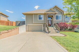 2407 Deer Trail in Junction City, KS - Building Photo