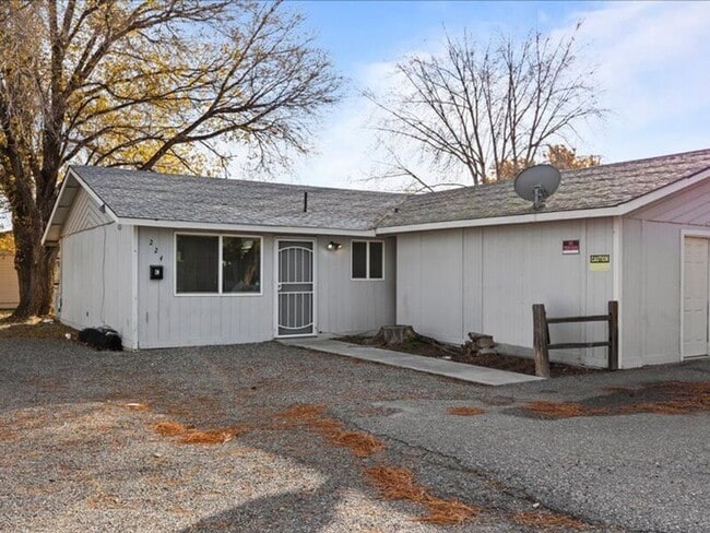 224 W 21st Ave in Kennewick, WA - Building Photo - Building Photo