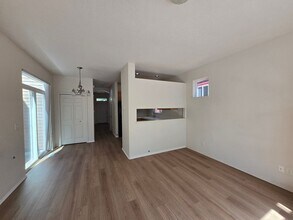 966 SE Elina Ave in Hillsboro, OR - Building Photo - Building Photo