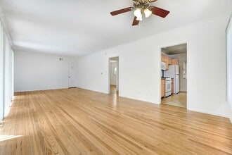 1975 S Beverly Glen Blvd in Los Angeles, CA - Building Photo - Building Photo