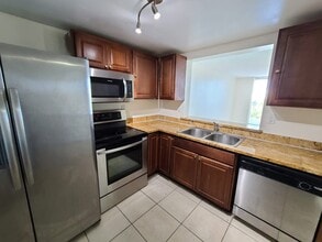 496 NW 165th St in Miami, FL - Building Photo - Building Photo