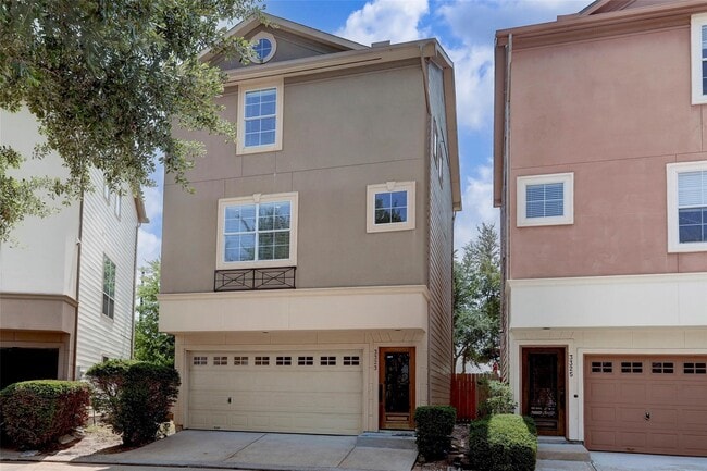 property at 3323 Clearview Cir