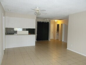 4261 Island Cir in Ft. Myers, FL - Building Photo - Building Photo