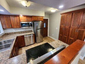 308 S Orange St in New Smyrna Beach, FL - Building Photo - Building Photo