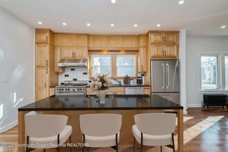 487 S Pine Ave in Parlin, NJ - Building Photo - Building Photo