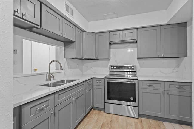 11002 Hammerly Blvd, Unit 61 in Houston, TX - Foto de edificio - Building Photo