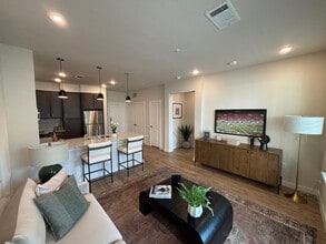 19500 I-35 in Kyle, TX - Building Photo - Building Photo