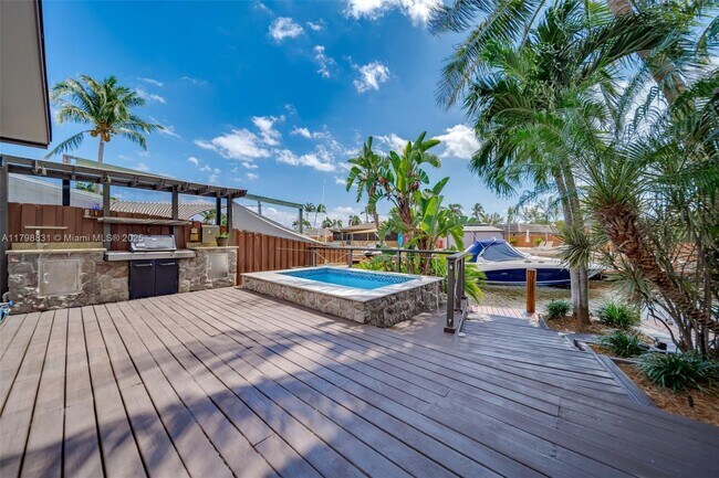 1473 NW 10th St in Dania Beach, FL - Building Photo - Building Photo