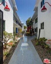 1854 Pine Ave in Long Beach, CA - Building Photo - Building Photo