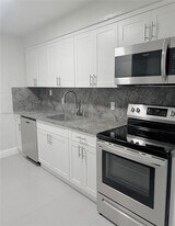 1835 Scott St in Hollywood, FL - Building Photo