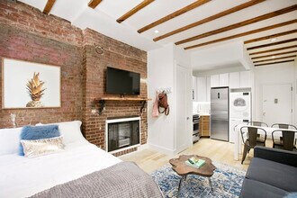 241 E 24th St in New York, NY - Building Photo - Building Photo