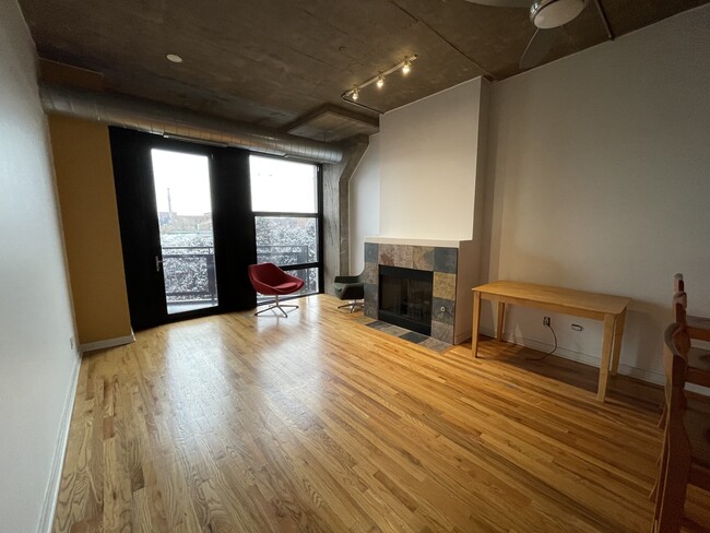 1001 W 15th St in Chicago, IL - Building Photo - Building Photo