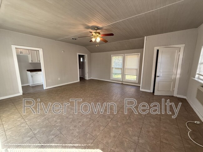 property at 1297 S Prescott St